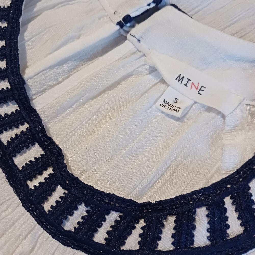 Mine Cutout shoulder blouse long sleeve size S white blue - Picture 11 of 13